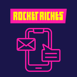 Rocket Riches trinn med et smarttelefonikon, et e-postkonvolutt og en chatboble, som illustrerer verifisering eller kommunikasjon via mobil.